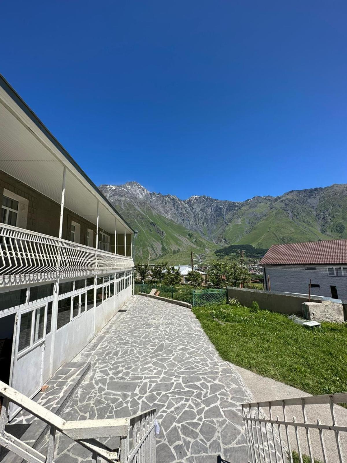 Готель Polaris Kazbegi Екстер'єр фото