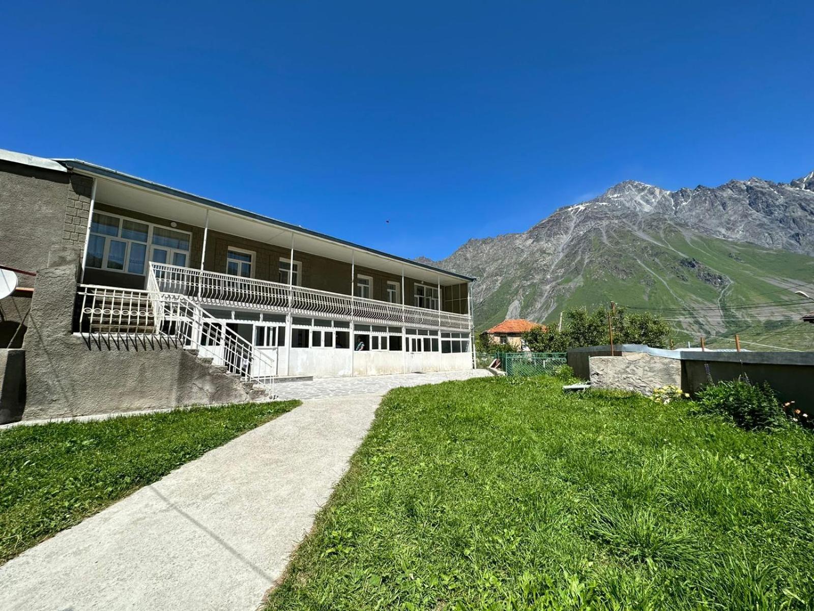 Готель Polaris Kazbegi Екстер'єр фото