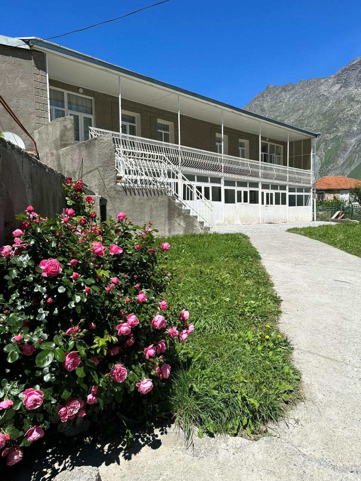Готель Polaris Kazbegi Екстер'єр фото