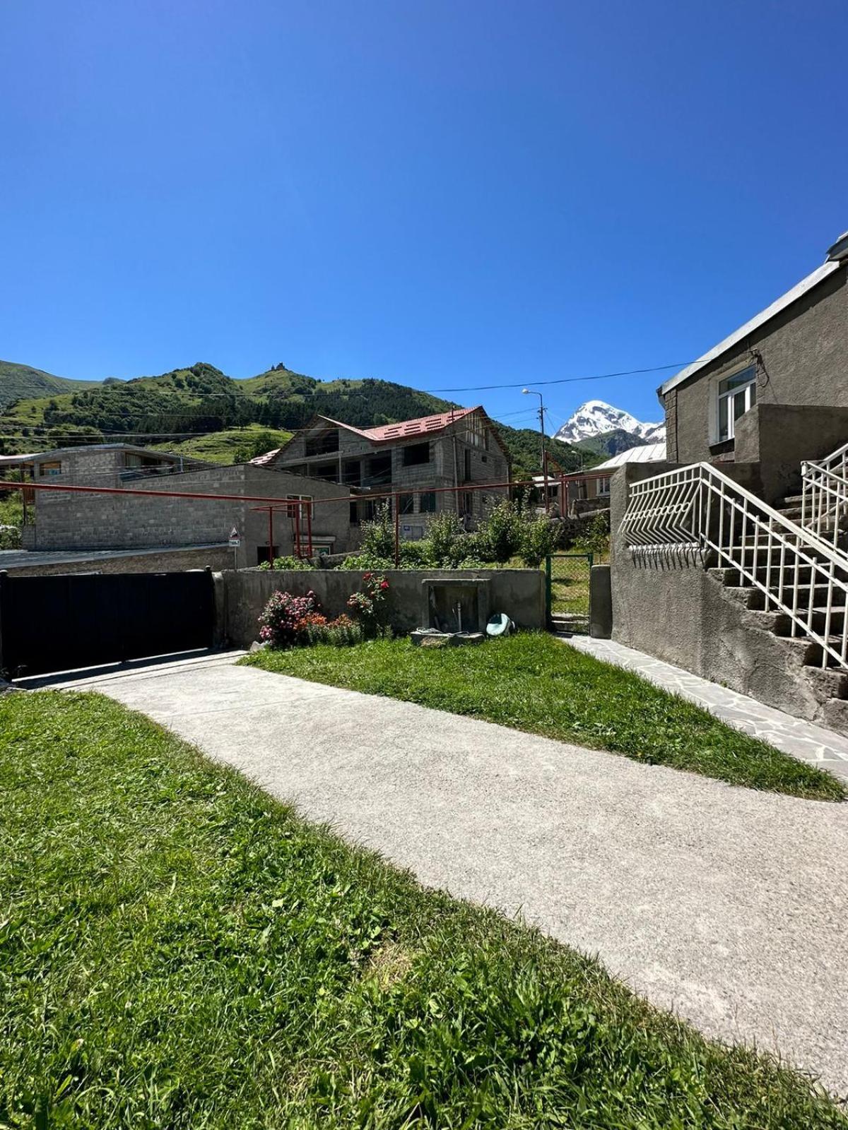 Готель Polaris Kazbegi Екстер'єр фото